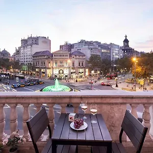 uma-suites-passeig-de-gracia-16.topbarcelonahotels.com/