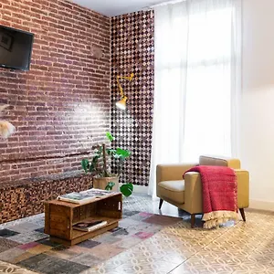 brummell-apartments-eixample-izquierda-valeries.topbarcelonahotels.com/